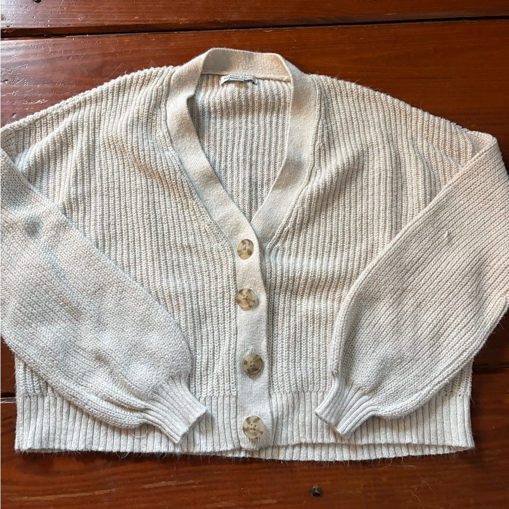 American Eagle Cream V-Neck Button Front Women's Sweater